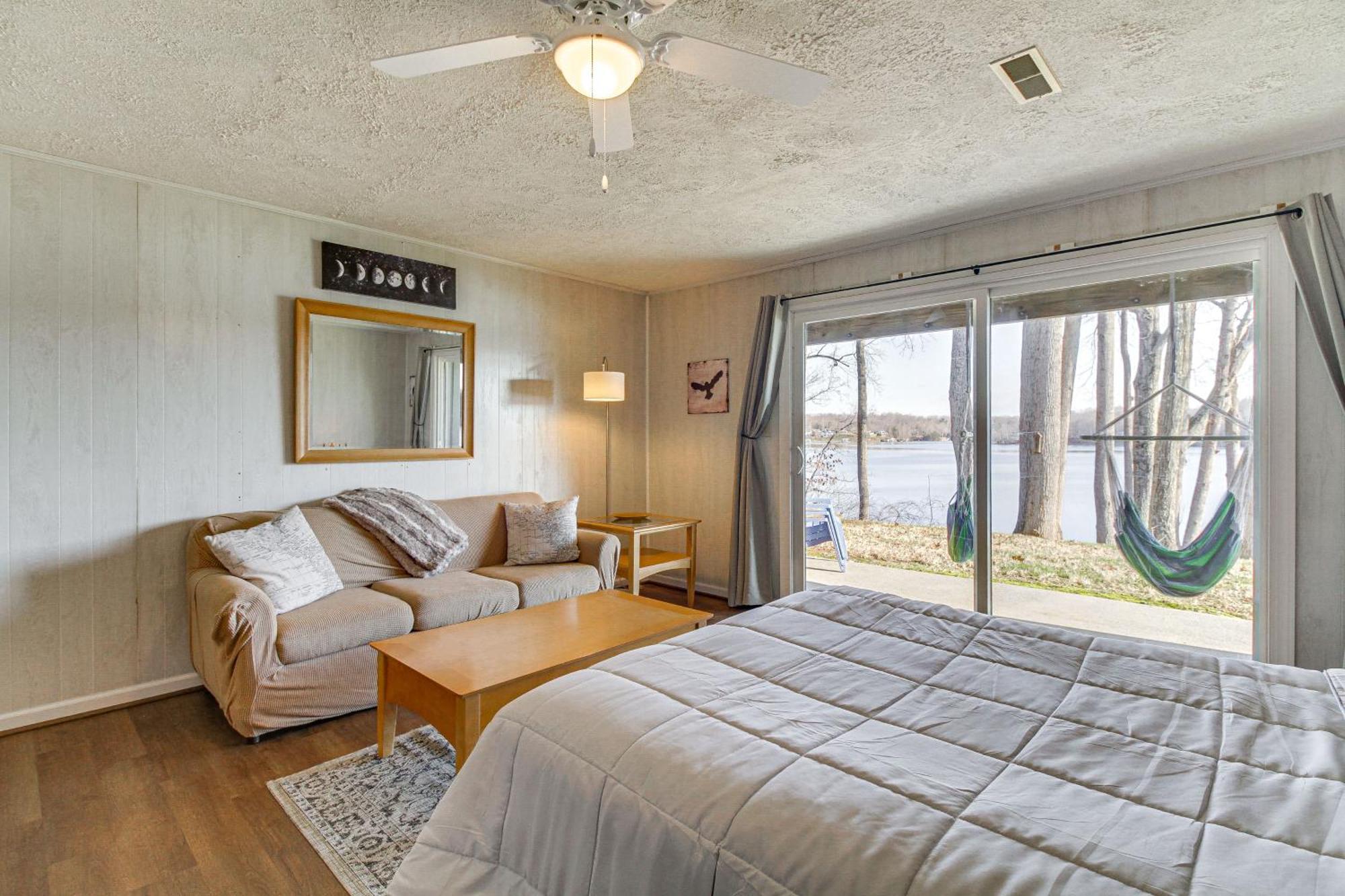 Lakefront Moneta Home With Community Boat Dock! Luaran gambar