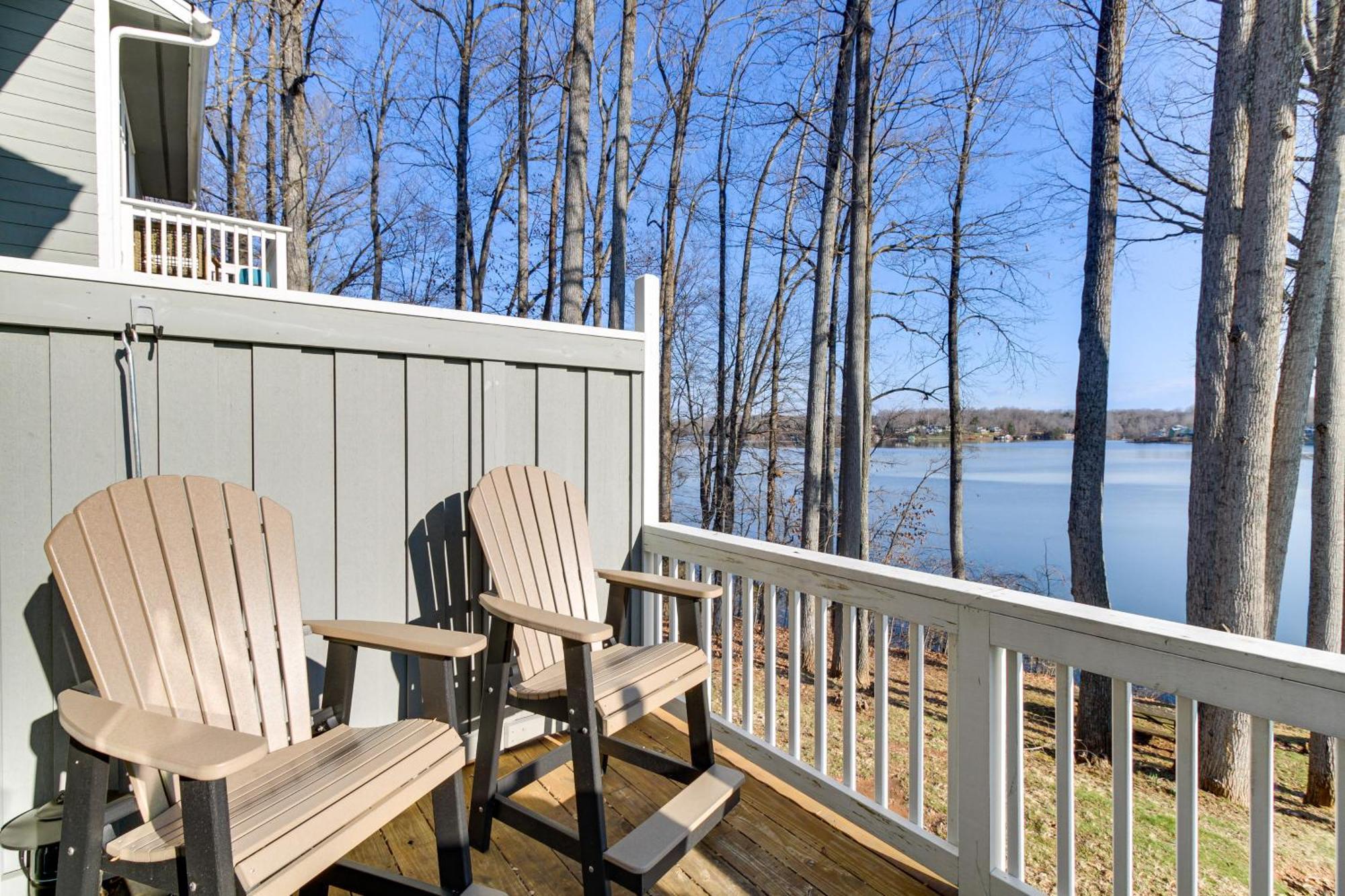 Lakefront Moneta Home With Community Boat Dock! Luaran gambar